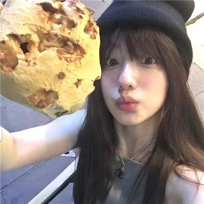 色肉毒蝎女